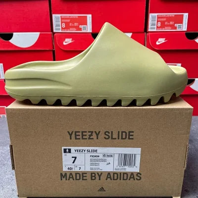 Yeezy Slide +10